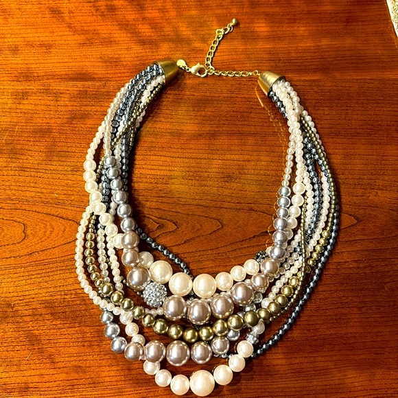 Chicos CHUNKY Multi-Strand Pearl bead Necklace white gray gold taupe pearls NWOT - Picture 11 of 13